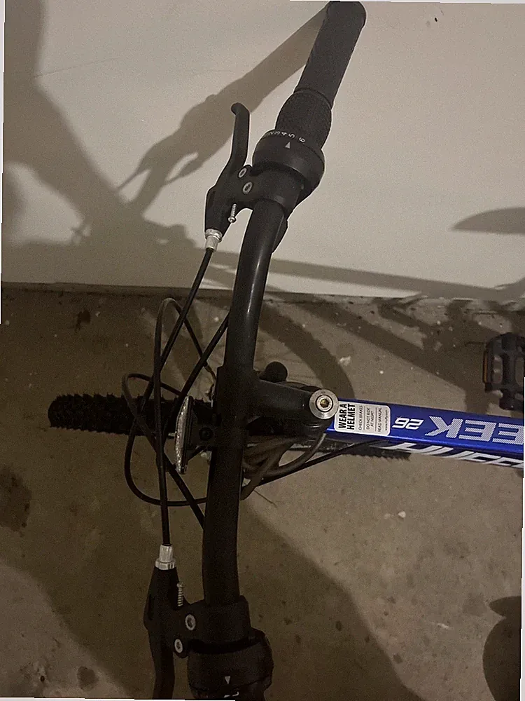Huffy Rock Creek 26” Mountain Bike Blue 18-Speed Shimano Hybrid Bicycle