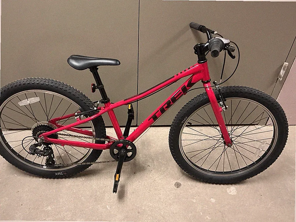 NEW** Trek Precaliber 24 Kids Bike,Red/Black,RiserBar,7 Spd,Shimano,display bike