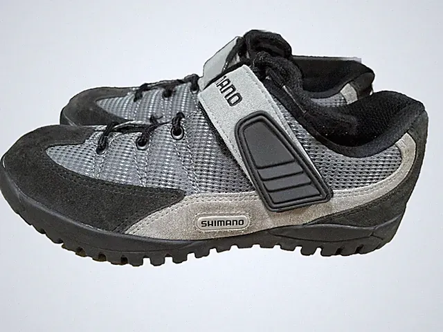 Shimano Cycling Mountain Bike Shoe SH-M-038 Size 8.5 Two Bolt Bicycle