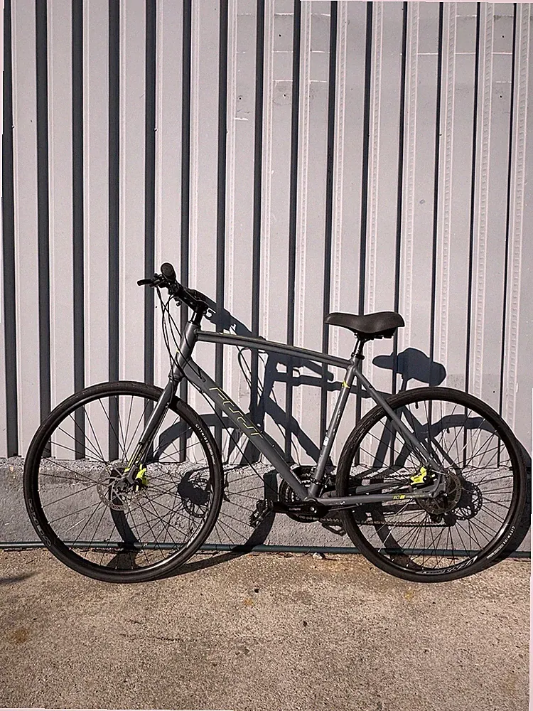 Trek Hybrid Fitness Bike – Disc Brakes, Shimano 21 Speed, Great City Commuter
